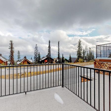 Towering Pines 2 Apartment Big White Ski Resort Bagian luar foto