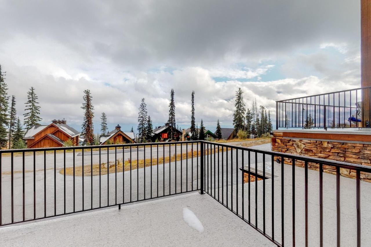 Towering Pines 2 Apartment Big White Ski Resort Bagian luar foto